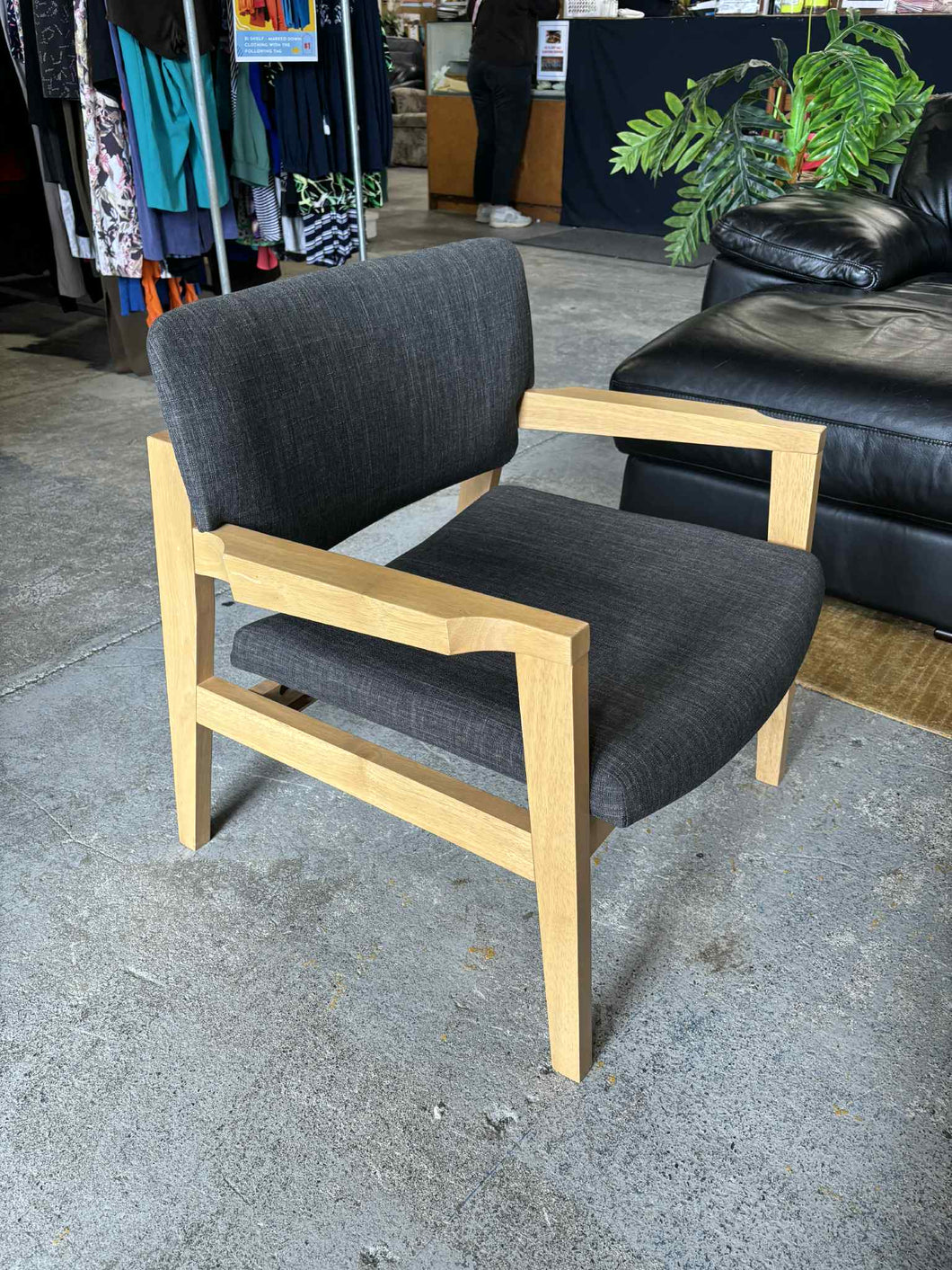 Grey/Wood Freedom Single Chair 52873