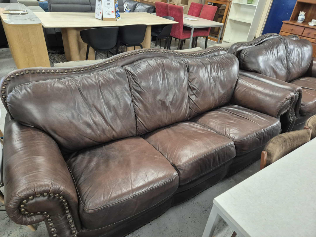 Brown/Studs Leather  5 Seater Lounge Suite 52956