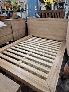 Light Wood Nick Scali  Floating Queen Slat  Bed Frame ONLY  NEW!!! 52366