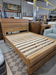 Wood Nick Scali Queen Slat Bed ONLY NEW!!! 52364