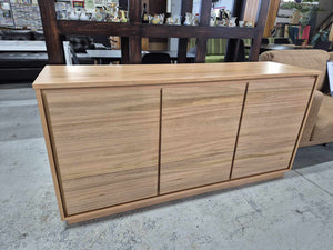 Dallas Light Wood Medium Buffet With 3 Doors  NEW!!! 52620