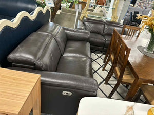 Leather Electric Recliners 5 Seater Lounge  (1 Recliner Faulty but still work )