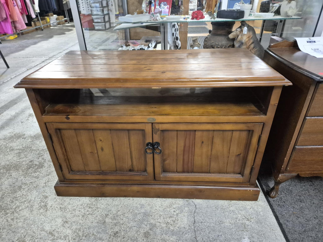 Wood TV Unit With 2 Doors 52703