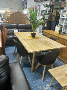 Nick Scali Table with 6 Sonia Chairs !!52372